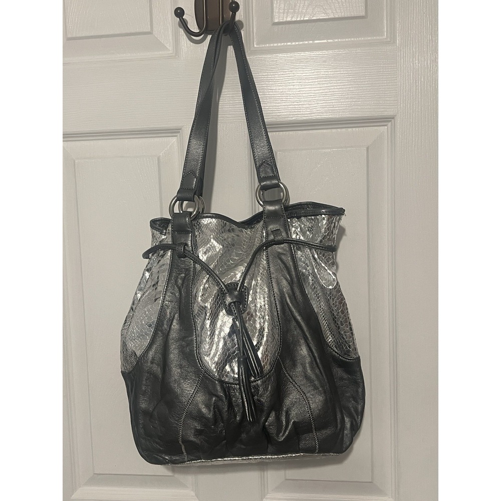 Vintage Y2K Chi by Fauchi Leather Silver Metallic‎ Shoulder Tote Bag